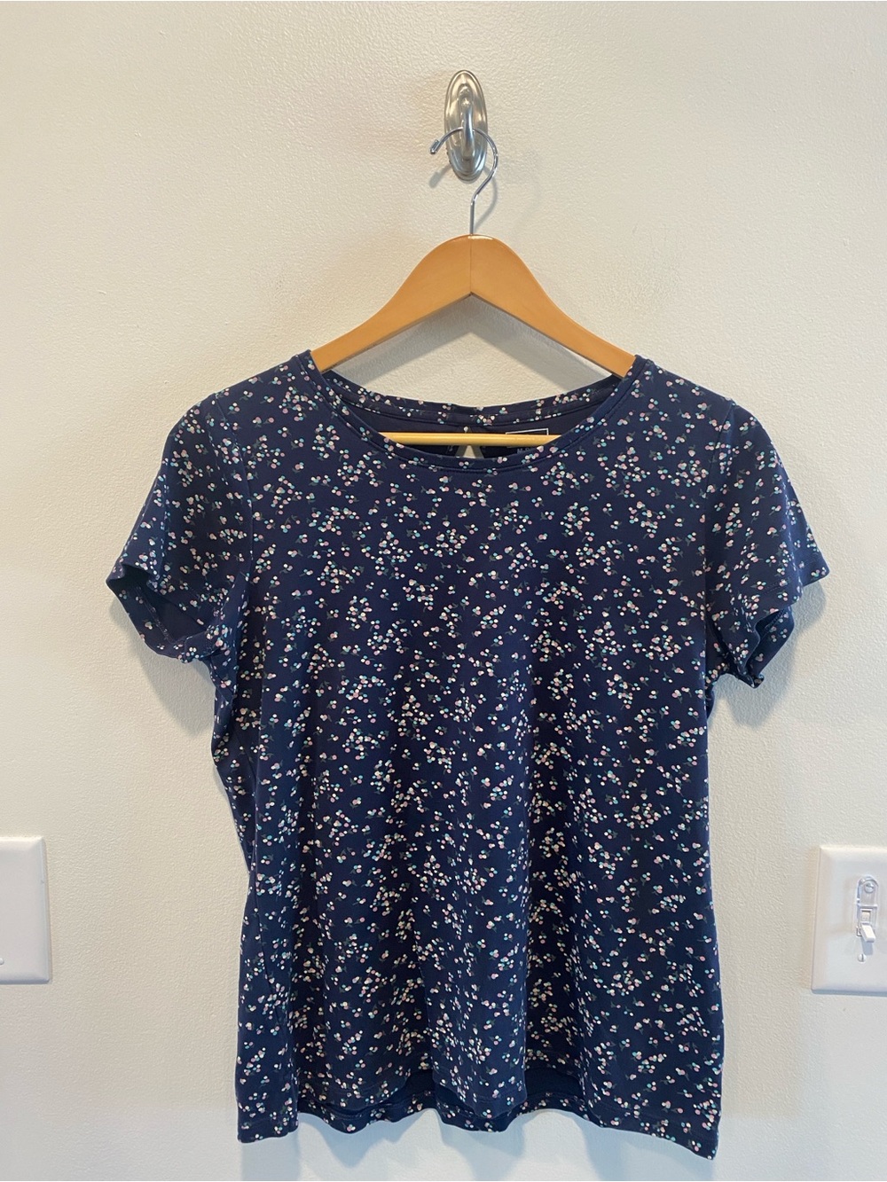 L.L.Bean women's short sleeve crewneck tee shirt floral 100% supima cotton navy
